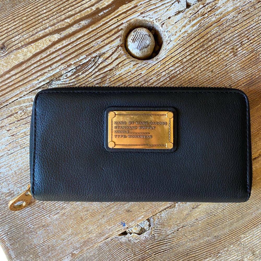 Marc by Marc Jacobs Black Leather Zipper Wallet